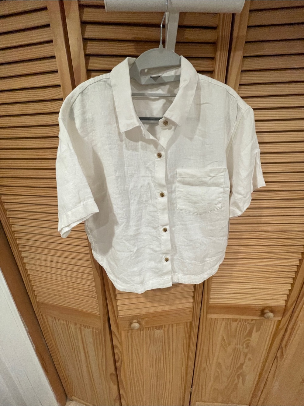 Athleta Retreat linen short sleeve shirt